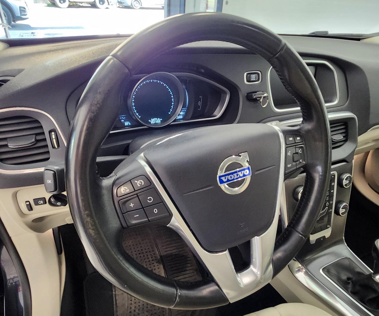 Volvo V40 D4 Geartronic R-design Kinetic
