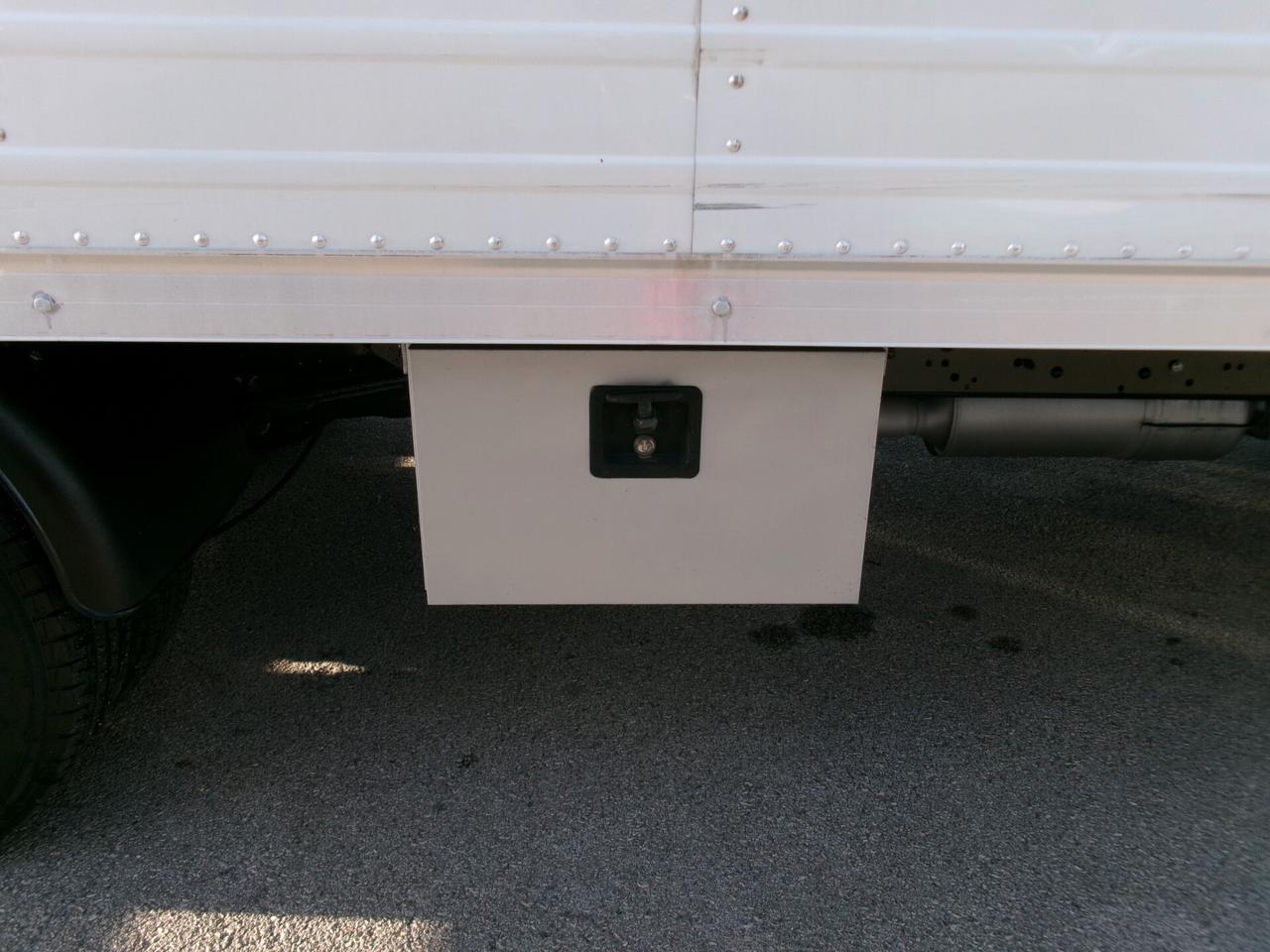 Iveco Daily 35C18 3000 180CV FURGONE IN LEGA NIDO D'API 4.40M