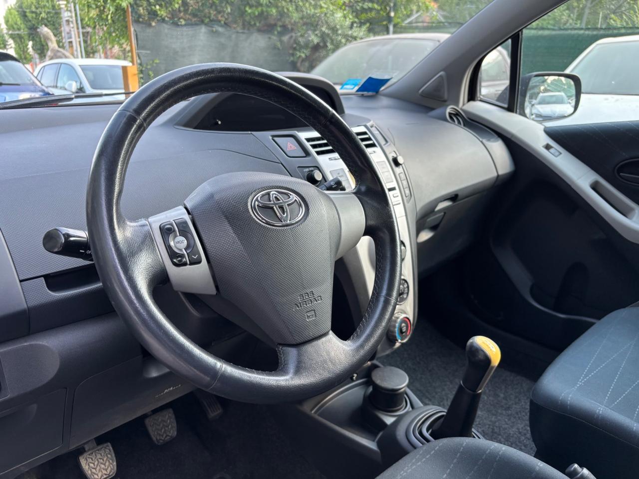 Toyota Yaris 1.3 - 3 porte Luna OK NEOPATENTATI