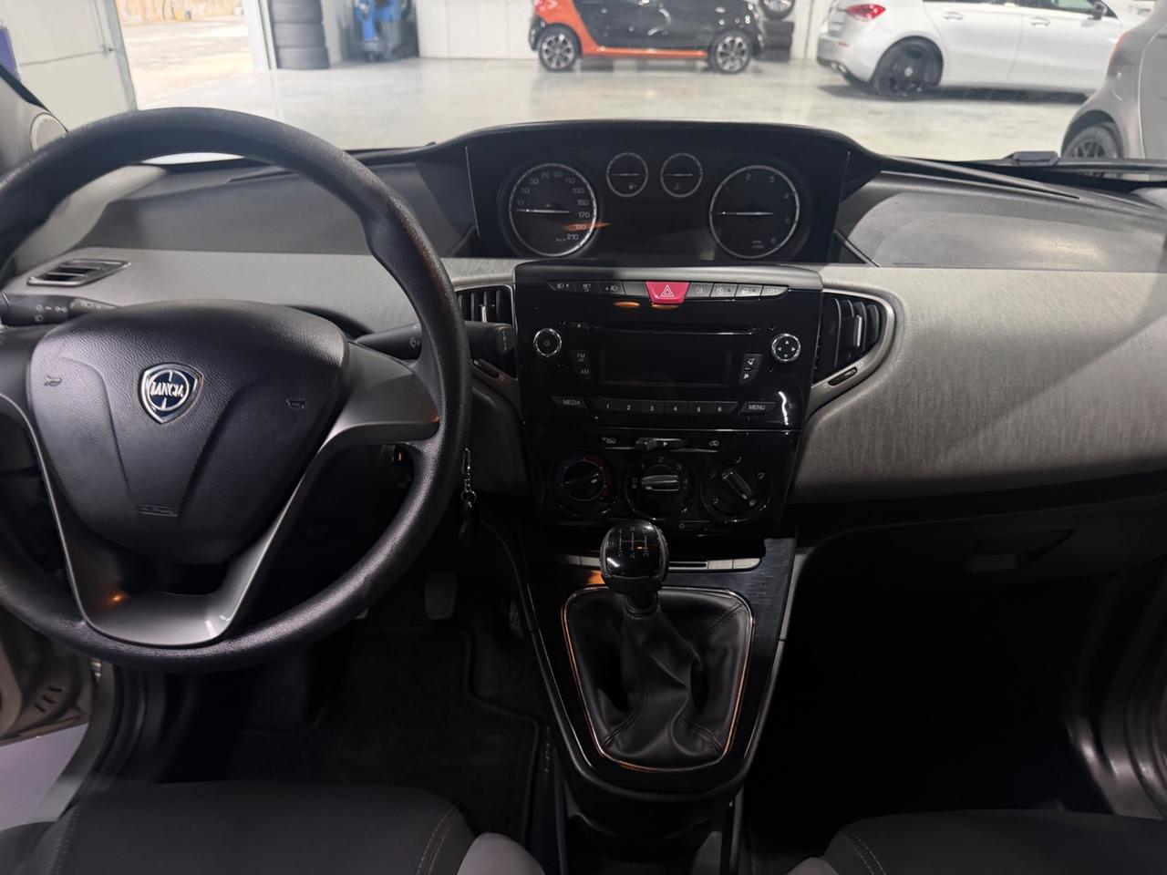 Lancia Ypsilon 1.3 MJT 16V 95 CV 5 porte S&S Silver