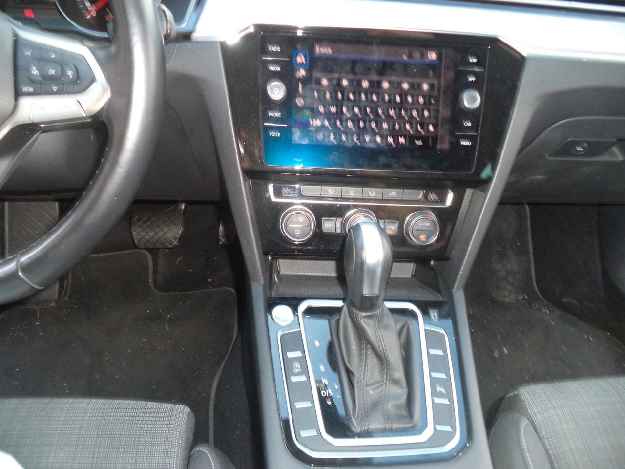 Volkswagen Passat Variant 1.6 TDI SCR DSG Business BMT