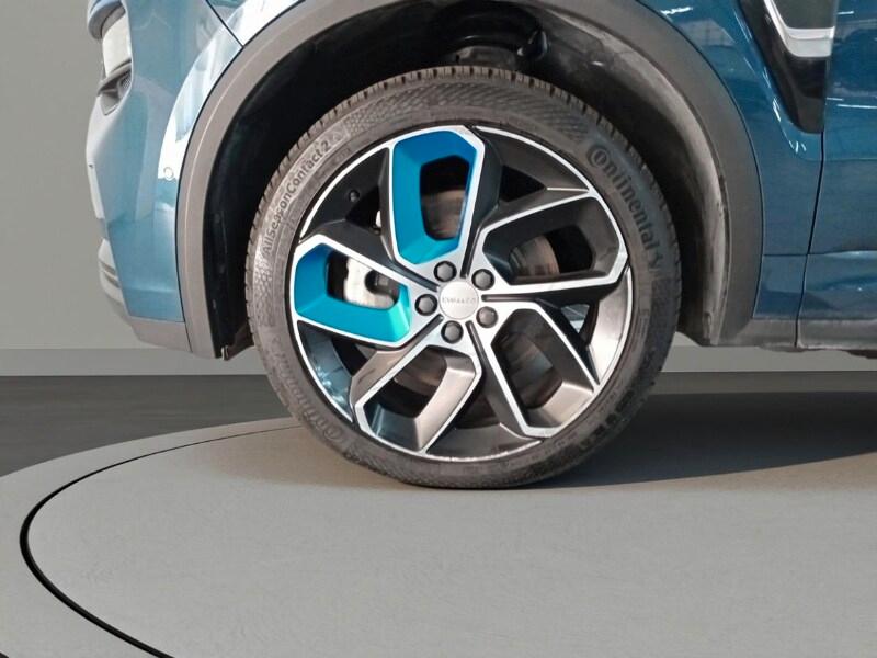 LYNK&CO 01 01 PHEV