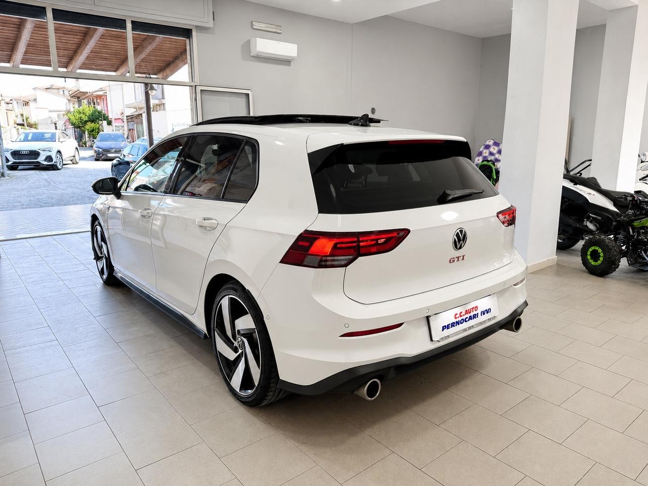 Volkswagen Golf GTI 2.0 Black style TSI DSG