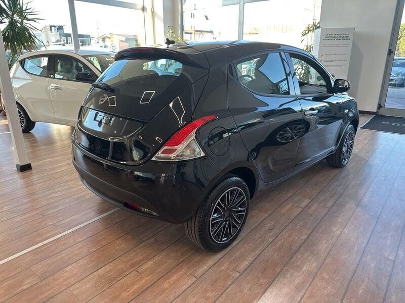 Lancia Ypsilon 1.0 FireFly 5 porte S&S Hybrid Oro