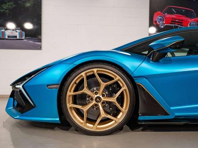 Lamborghini Revuelto 6.5 V12+solo600km+ADPERSONAM+FULL PPF+INT CARBON+LIFT+LIVREA BICOLORE+UFF. ITALIA+