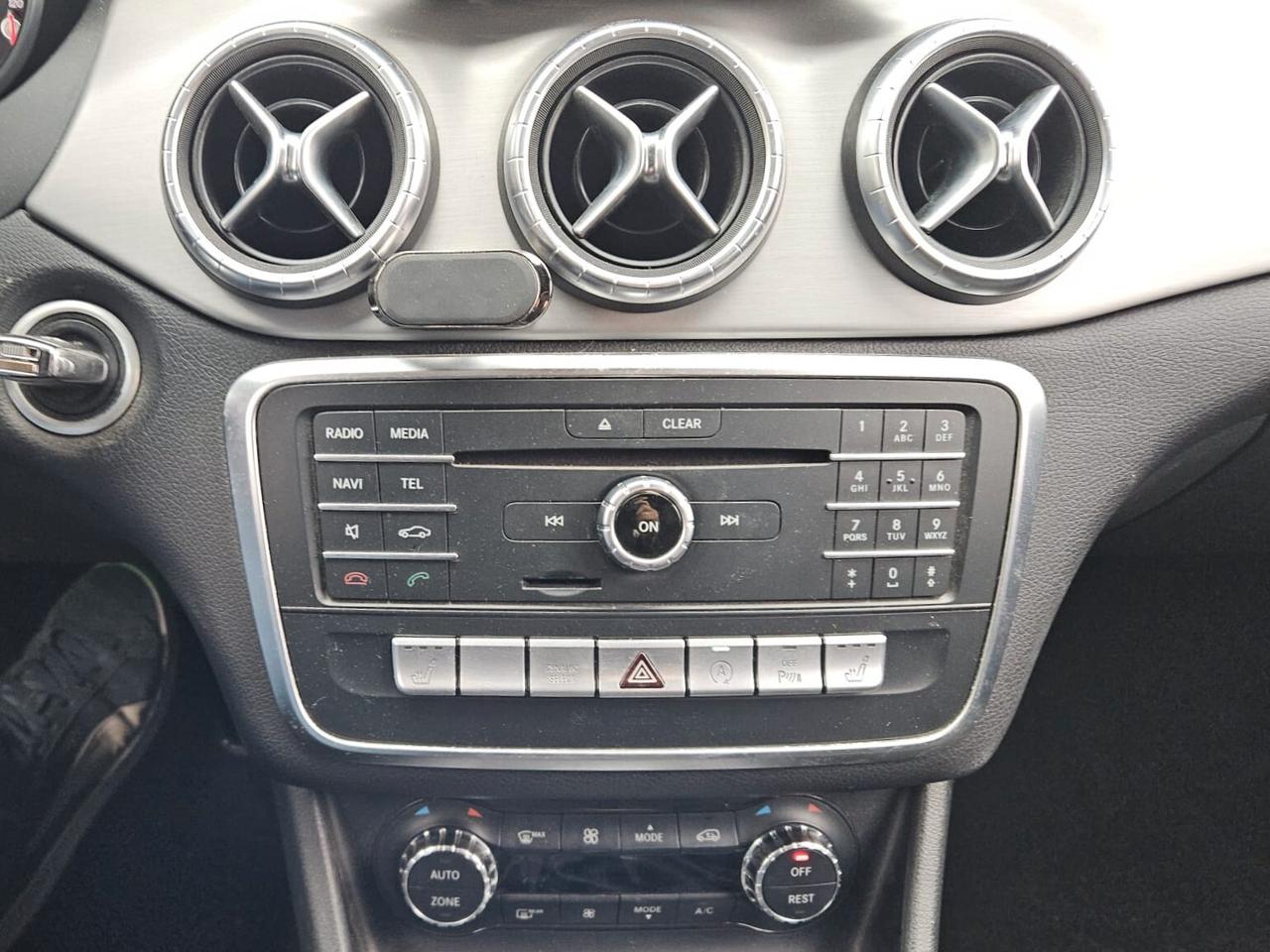 Mercedes-benz CLA 200 d Premium