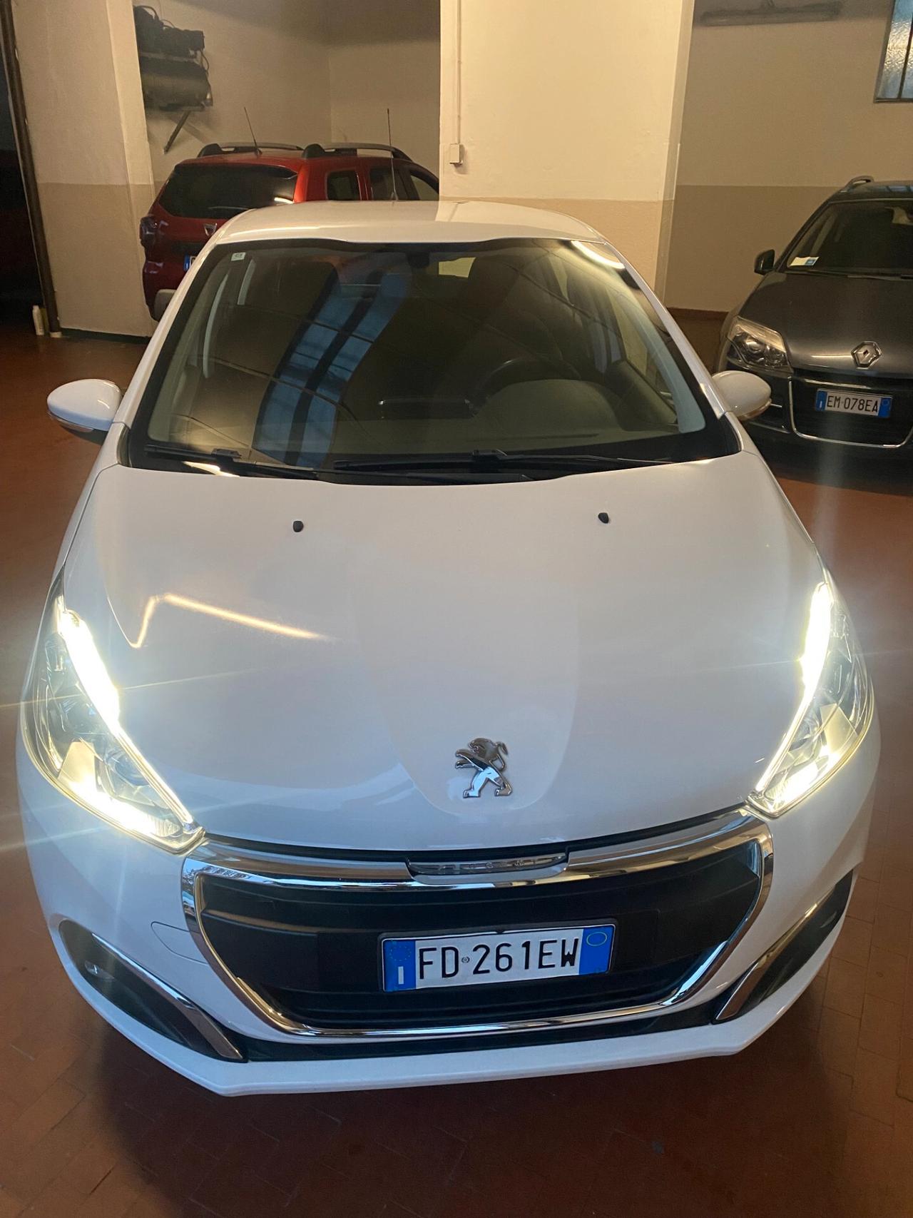 Peugeot 208 PureTech 82 5 porte Allure