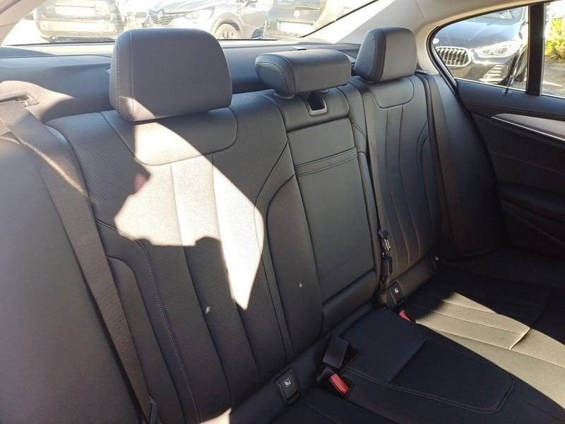 BMW Serie 5 518d Business 48V