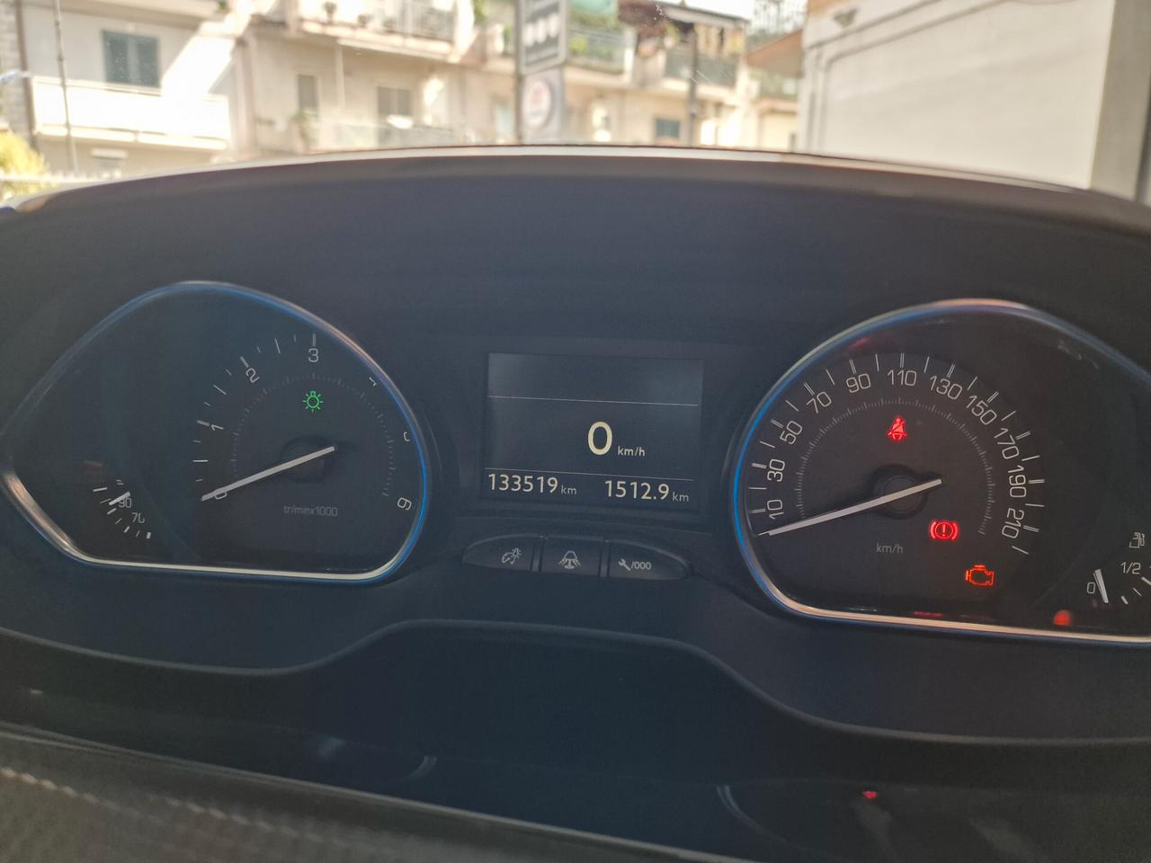 Peugeot 2008 BlueHDi 100 Allure
