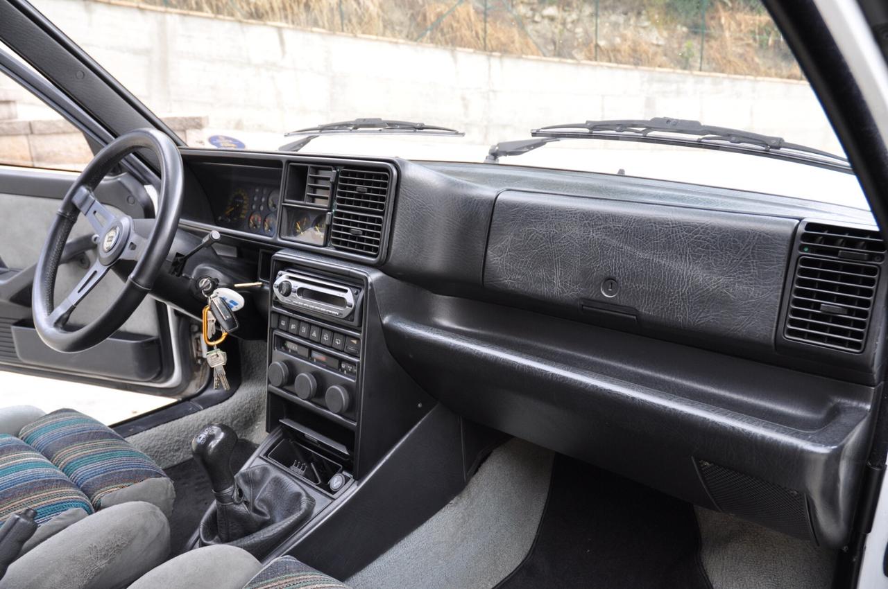 Lancia Delta 2.0i.e. turbo HF integrale 8V (ASI TARGA ORO)