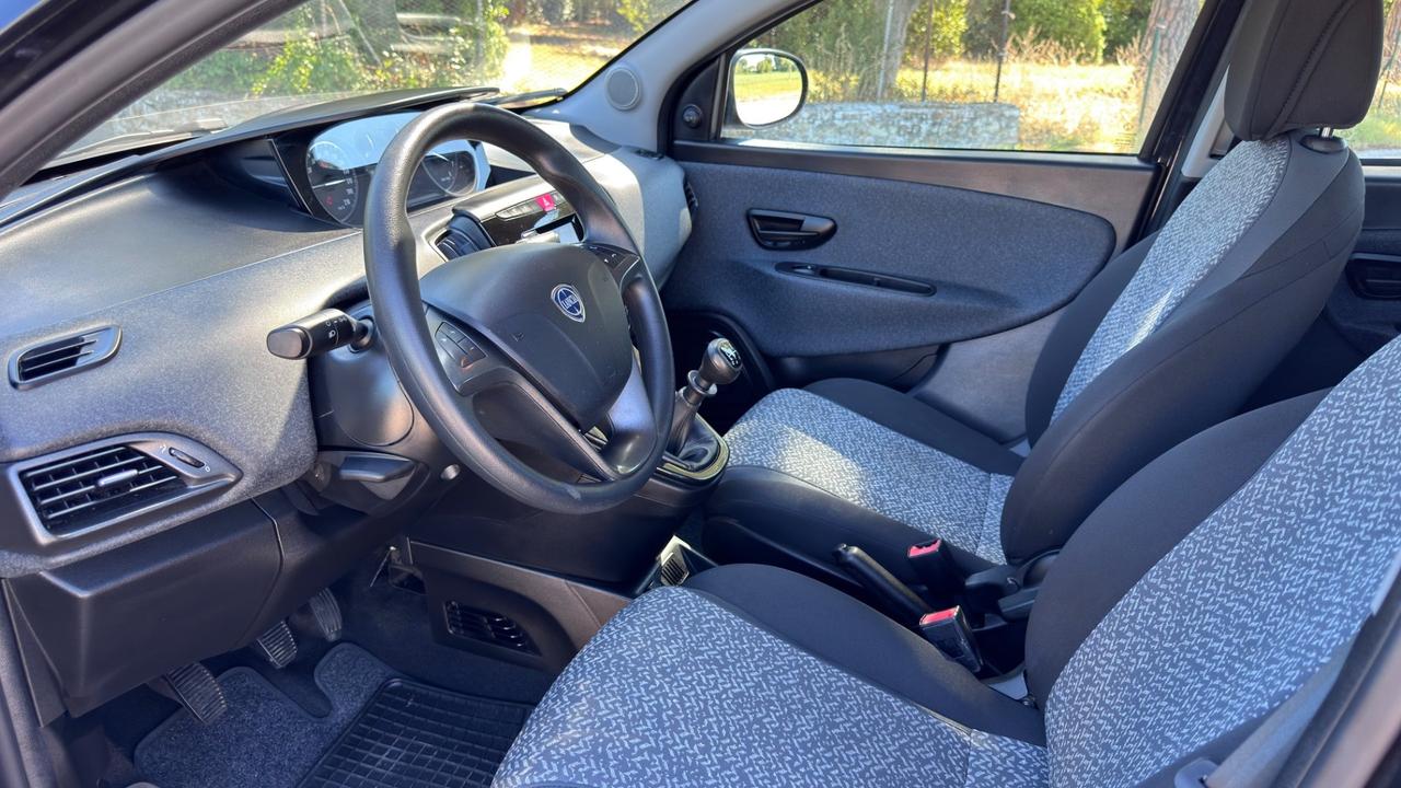 Lancia Ypsilon 1.2 69 CV 5 porte GPL Ecochic Monogram