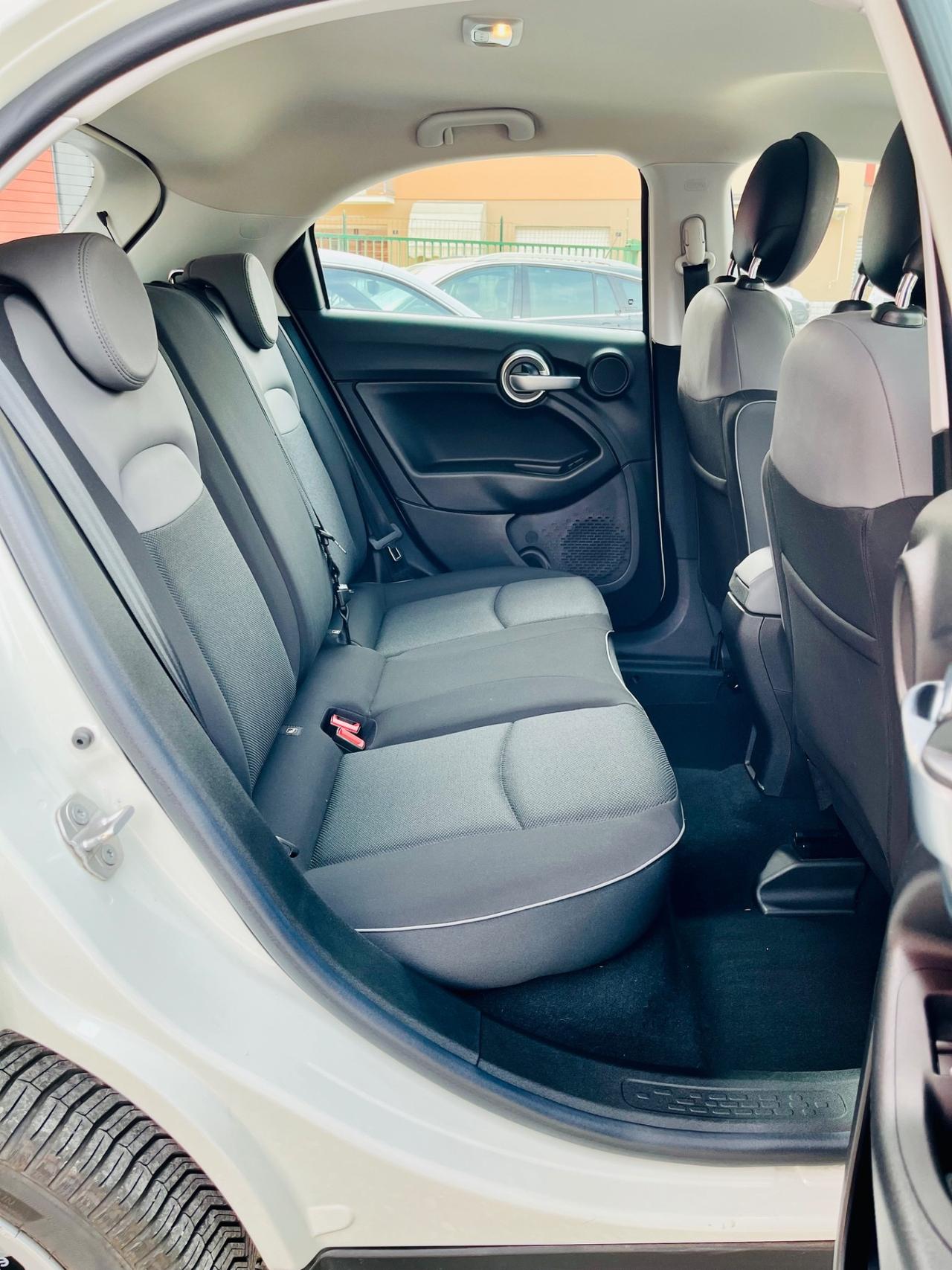 Fiat 500X con 21.365km !