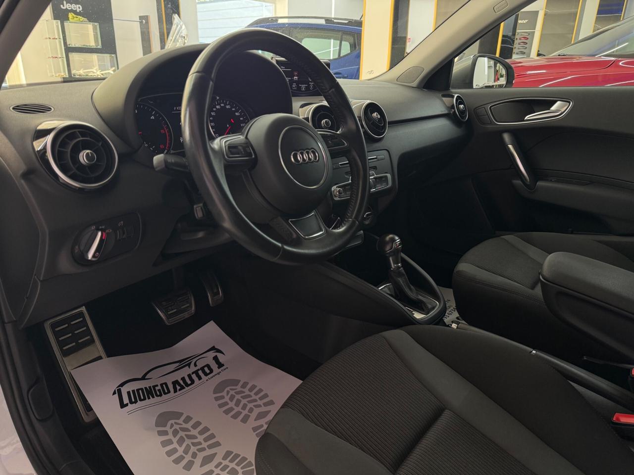 Audi A1 1.6 TDI 116CV S tronic Sport Bi-Color