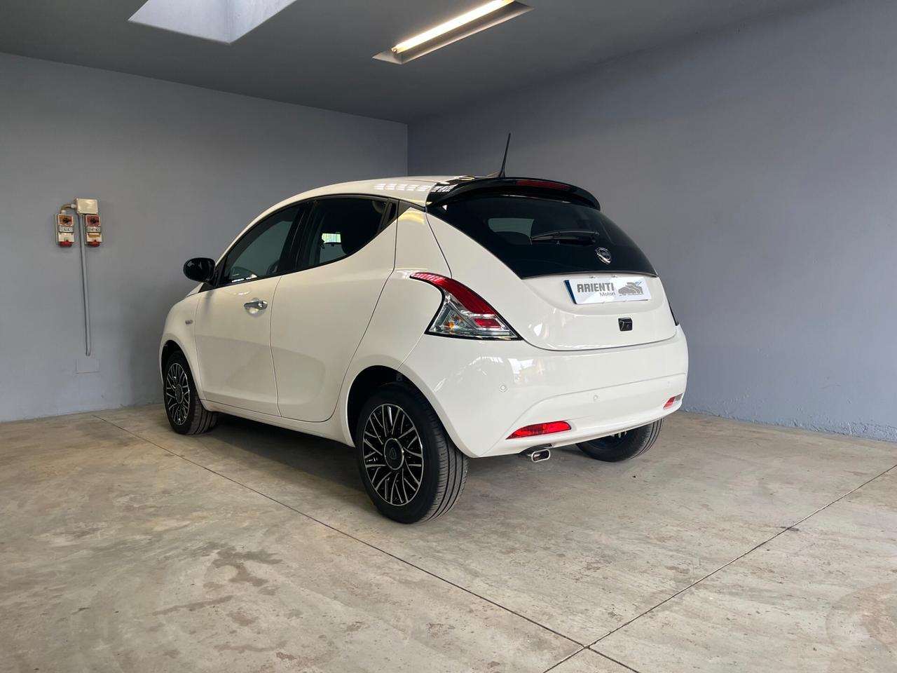 Lancia Ypsilon 1.0cc HYBRID GOLD PLUS - PREZZO REALE!