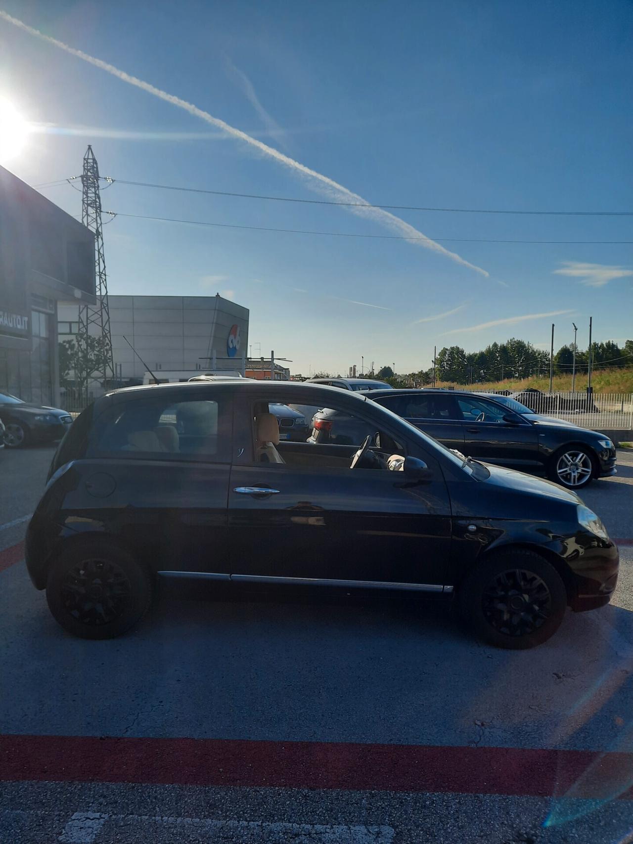 Lancia Ypsilon 1.2 Platino OK NEOPATENTATI