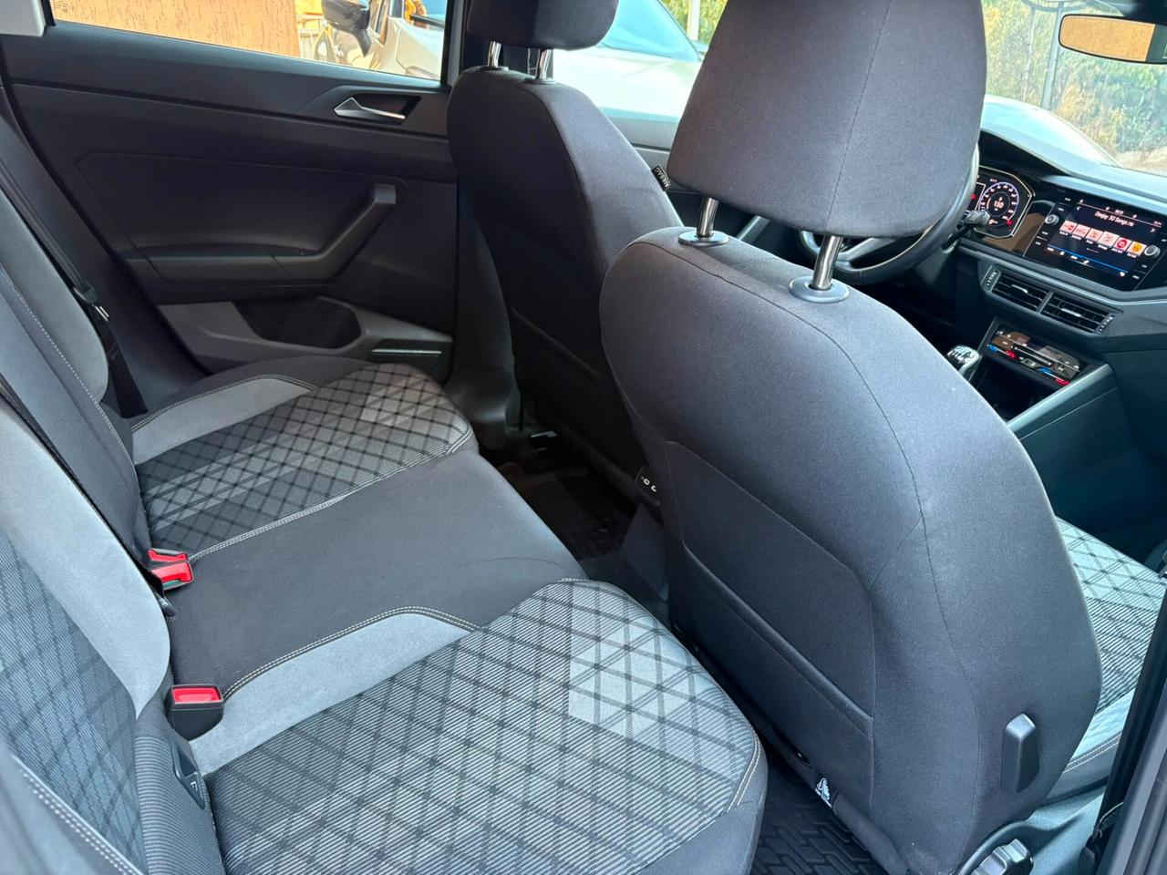 Volkswagen Taigo 1.0 TSI 110 CV R-Line + TETTO