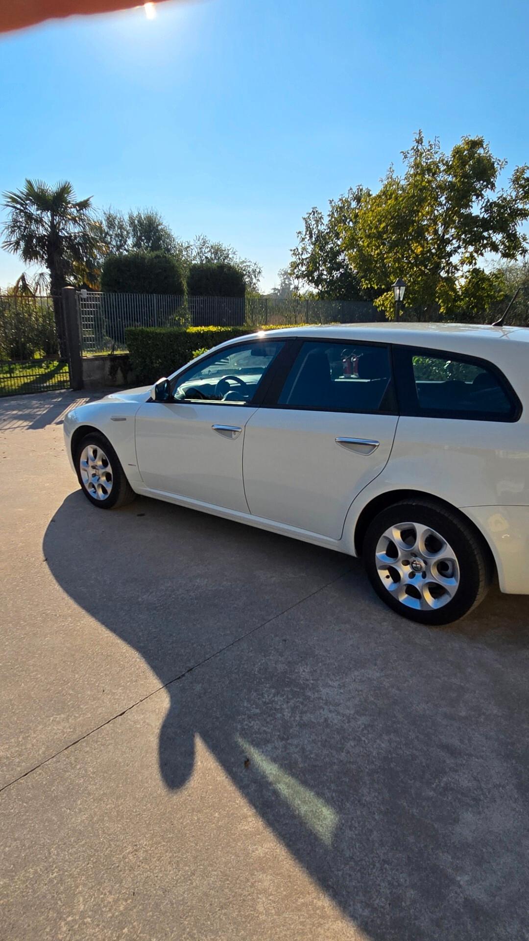ALFA 159 1.9 JTDM PARI AL NUOVO