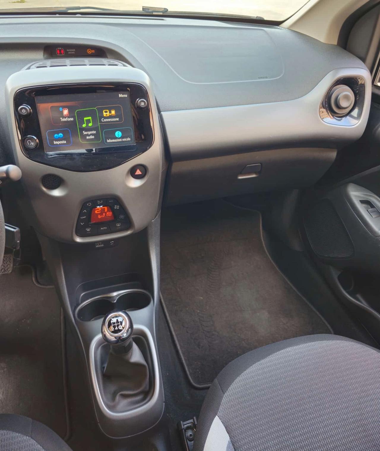 Toyota Aygo Connect 1.0 VVT-i 72 CV 5 porte x-play
