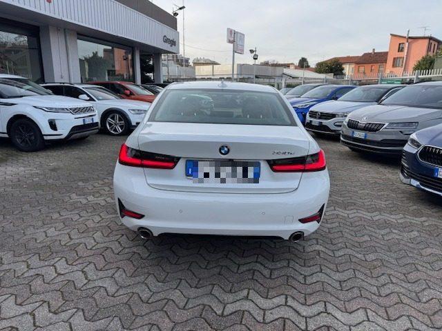 BMW 330 e Business Advantage