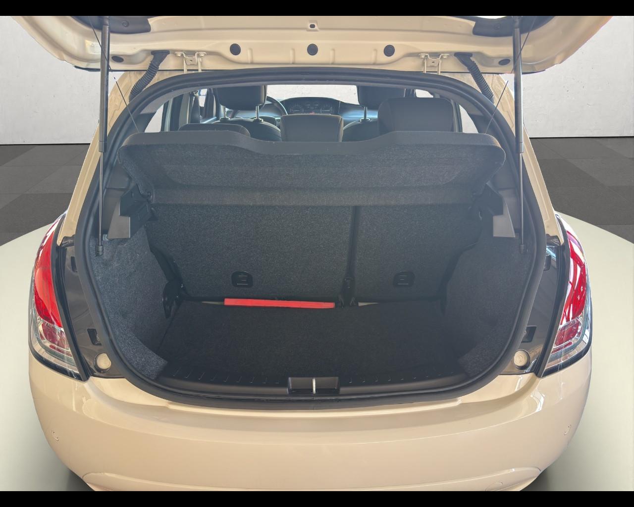 LANCIA Ypsilon 3ª serie - Ypsilon 1.0 FireFly 5 porte S&S Hybrid Platino