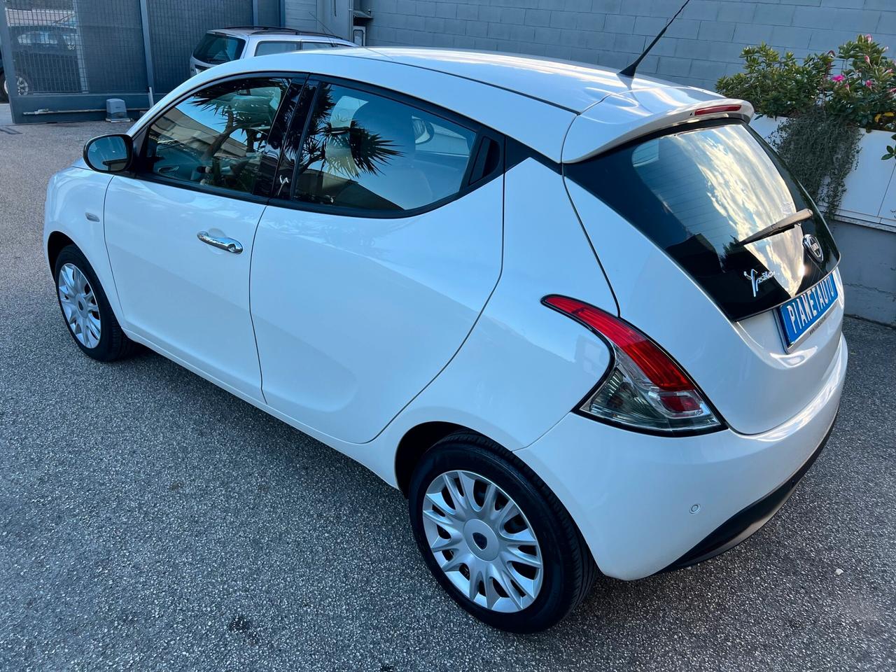 Lancia Ypsilon 1.3 mjt 95cv Silver S&S CLIMA/PDC PERFETTA!!