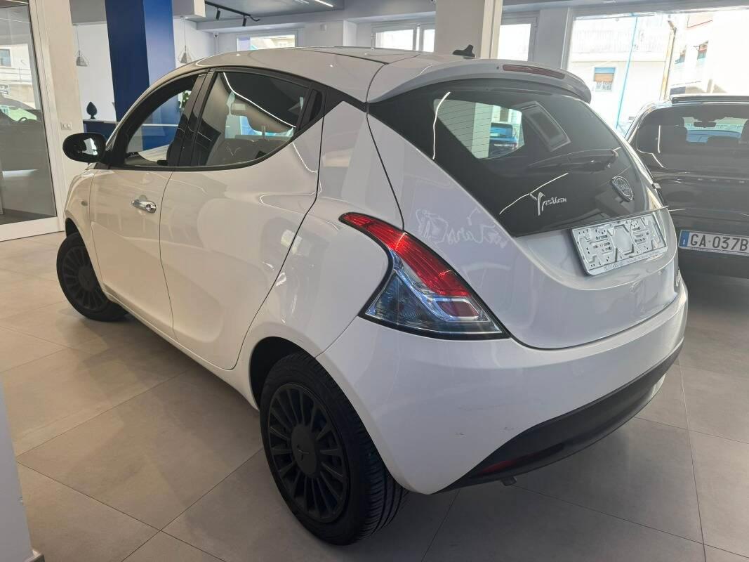 Lancia Ypsilon III 1.0 firefly hybrid Silver s&s 70cv
