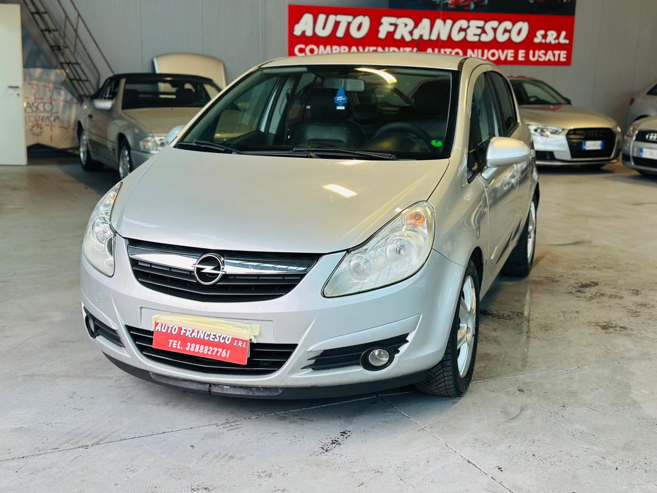 Opel Corsa 1.2 5 porte Cosmo