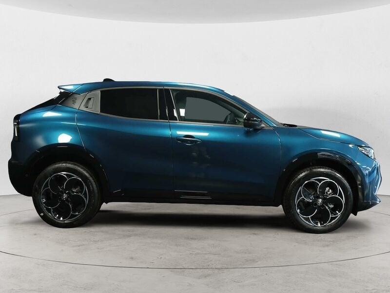 Alfa Romeo Junior HYBRID Q4 145cv