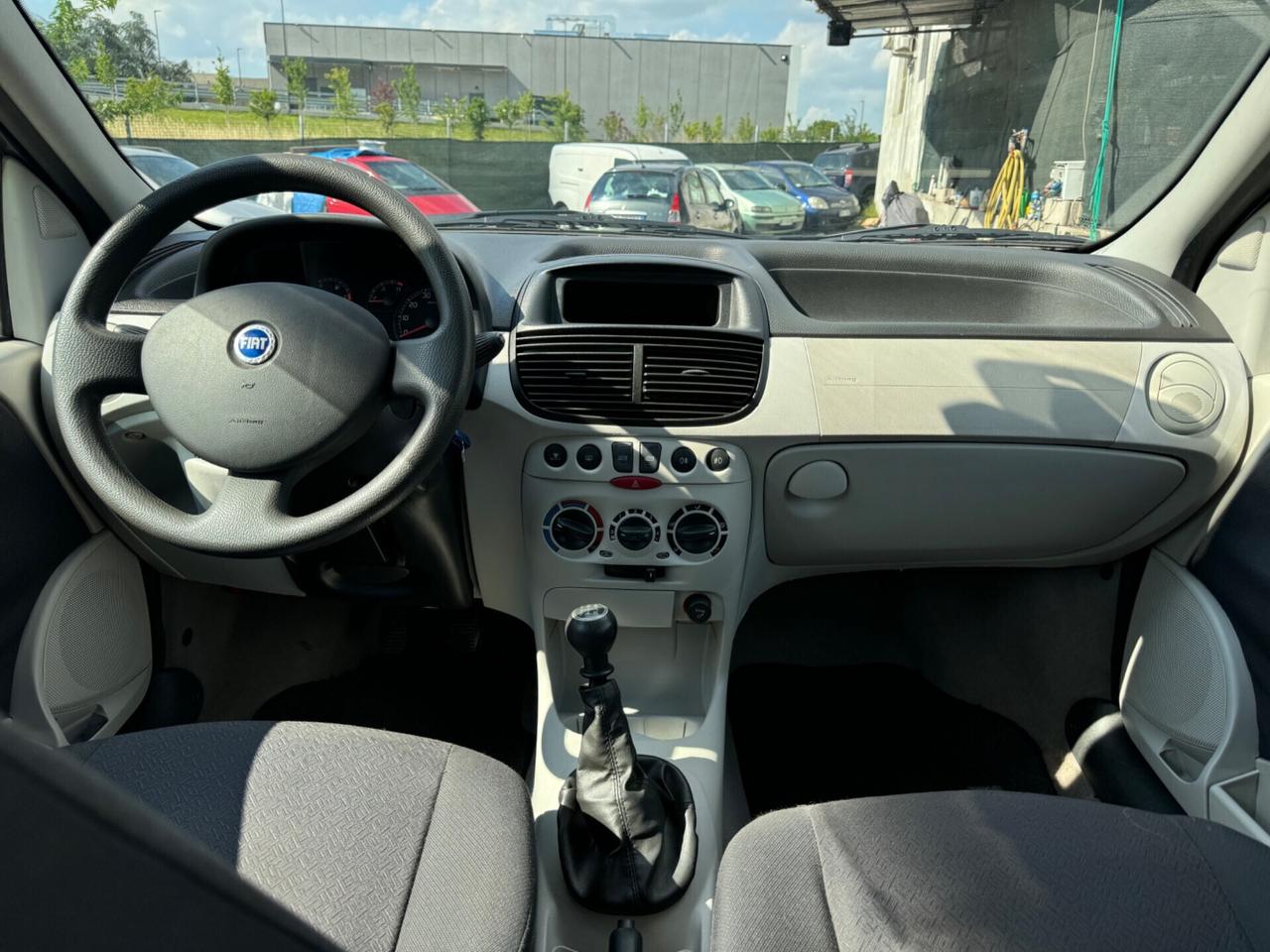 Fiat Punto 1.2i cat 5 porte ELX neopatentati