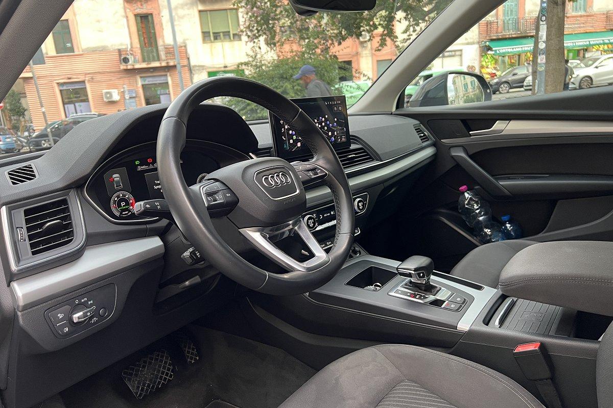 AUDI Q5 35 TDI S tronic Business
