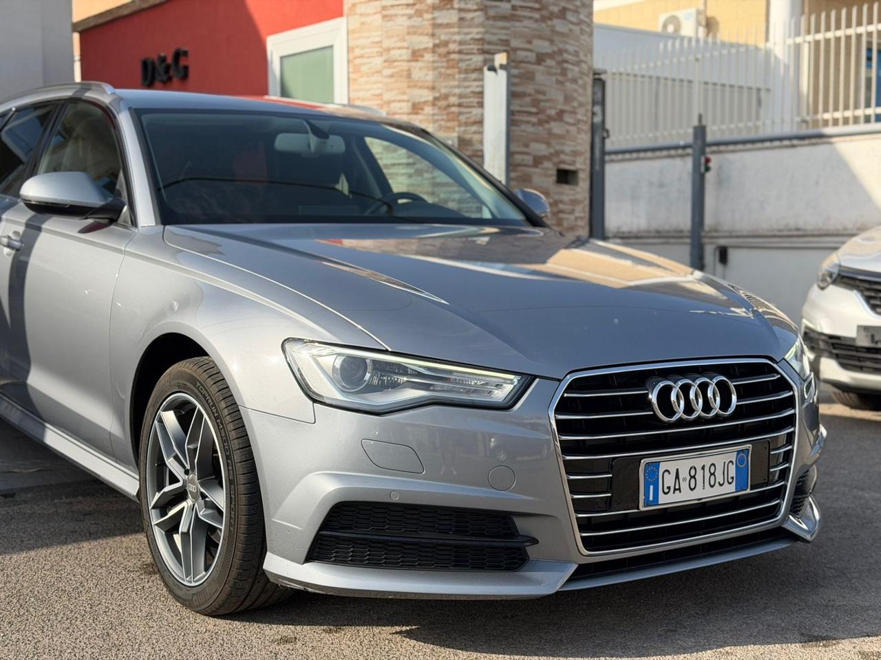 Audi A6 Avant 2.0 TDI 190 CV ultra S tronic-2017 LED/NAVI/18"