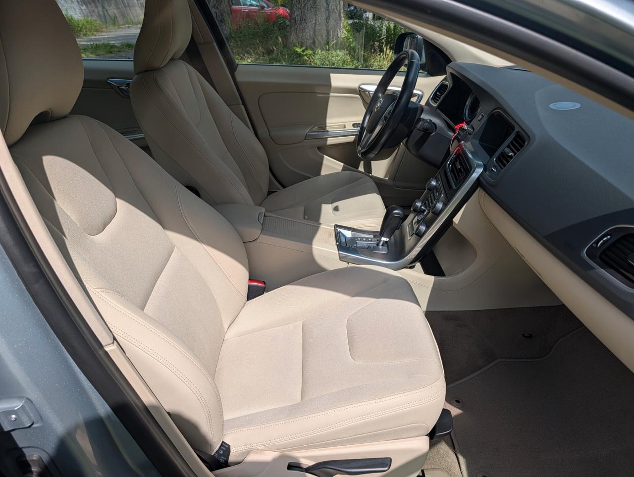 Volvo S60 T4 Powershift Momentum