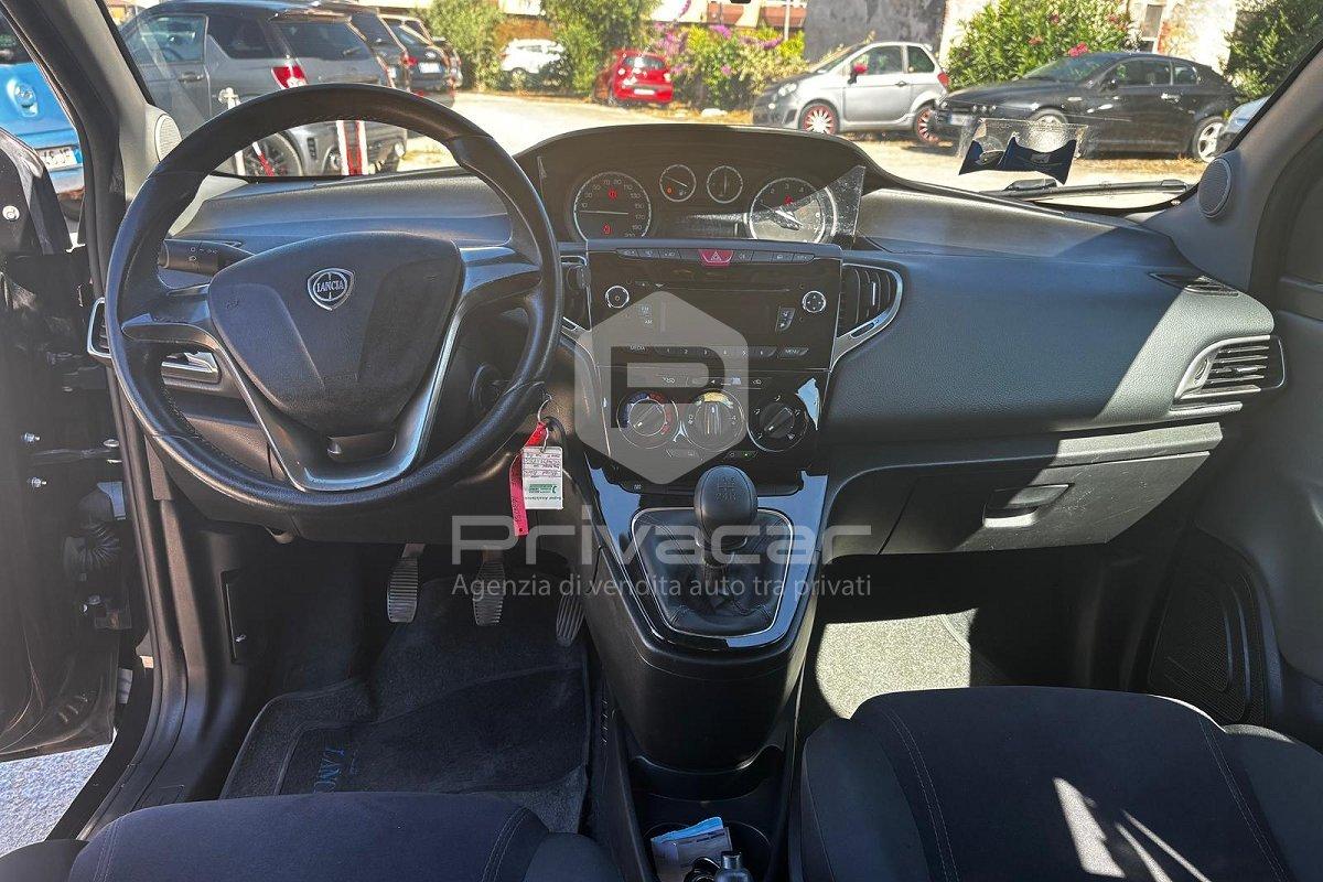 LANCIA Ypsilon 1.2 69 CV 5 porte Silver