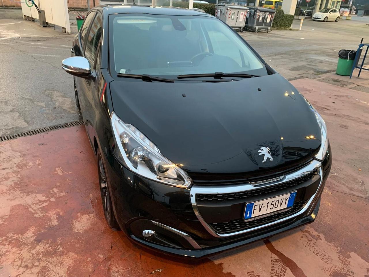 Peugeot 208 PureTech 82 Stop&Start 5 porte Signature, Unicoproprietario, finanziabile