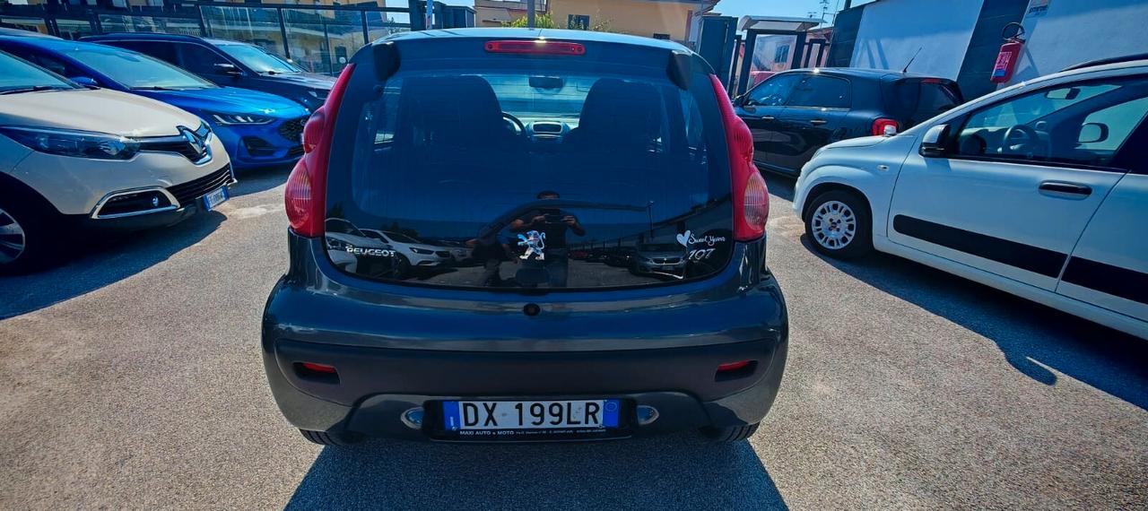 Peugeot 107 1.0 68CV 5p. Sweet Years 2Tronic
