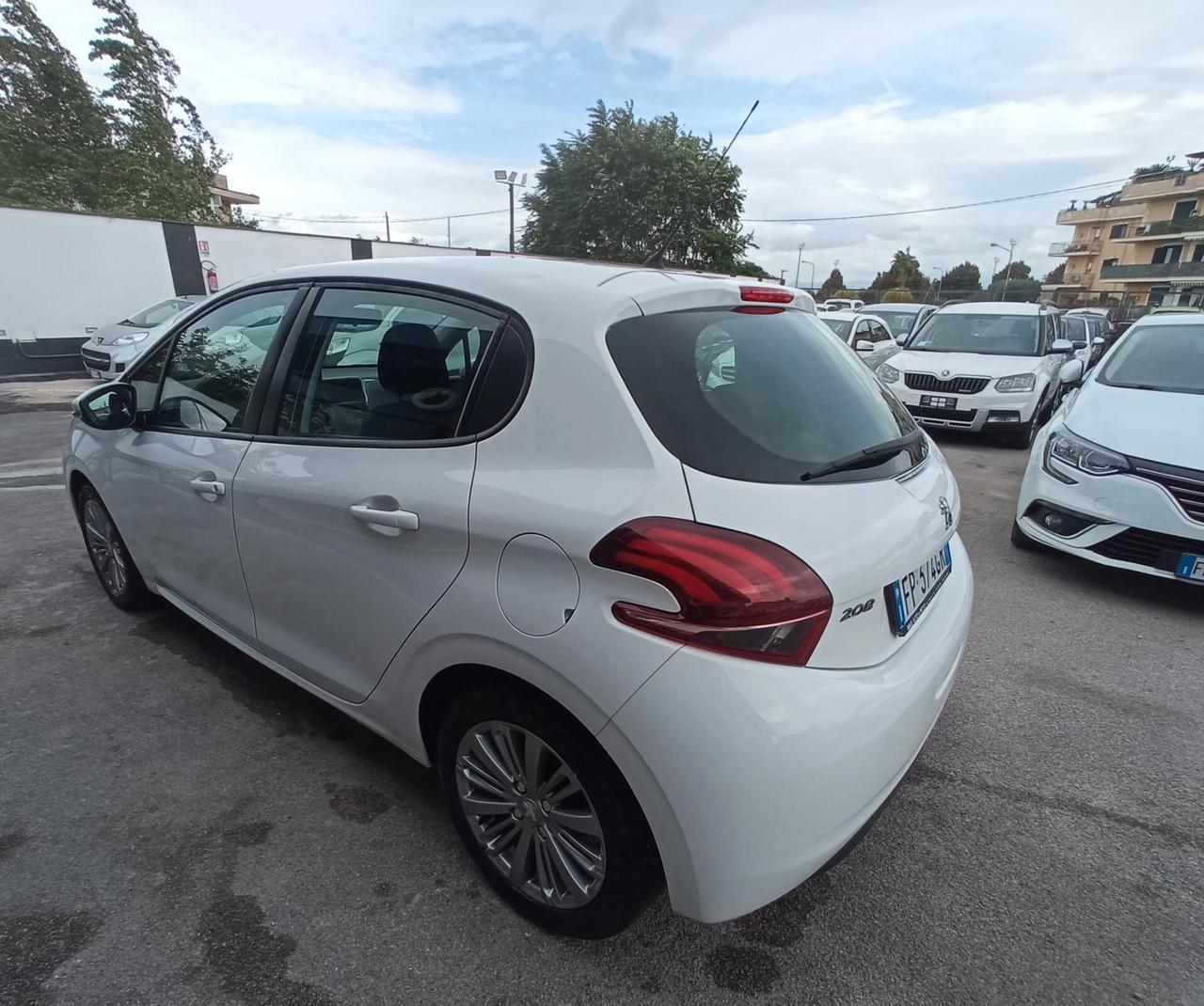 Peugeot 208 allure 2018