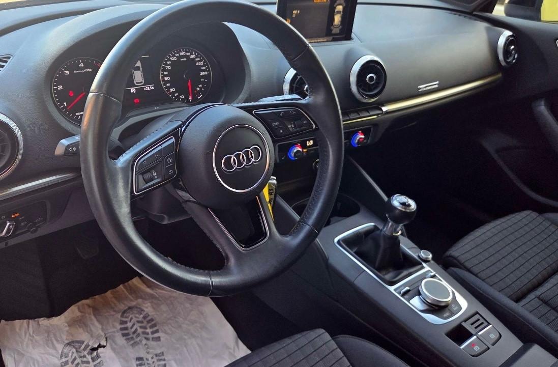 AUDI A3 Sportback 1.6 Tdi SPORT - Led Navi 17