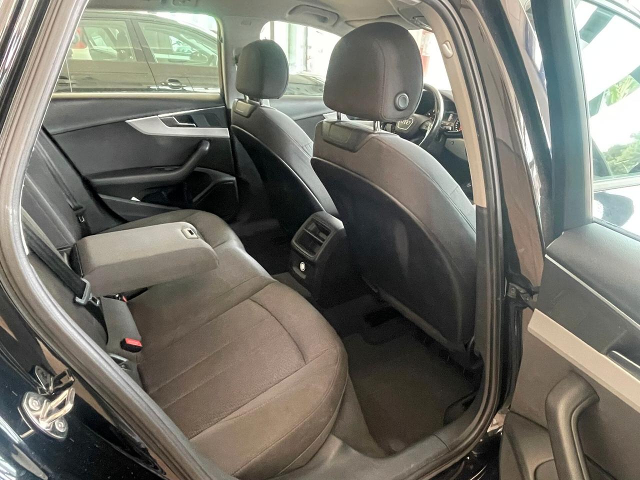 Audi A4 2.0 TDI 150 CV ultra S tronic Business Sport