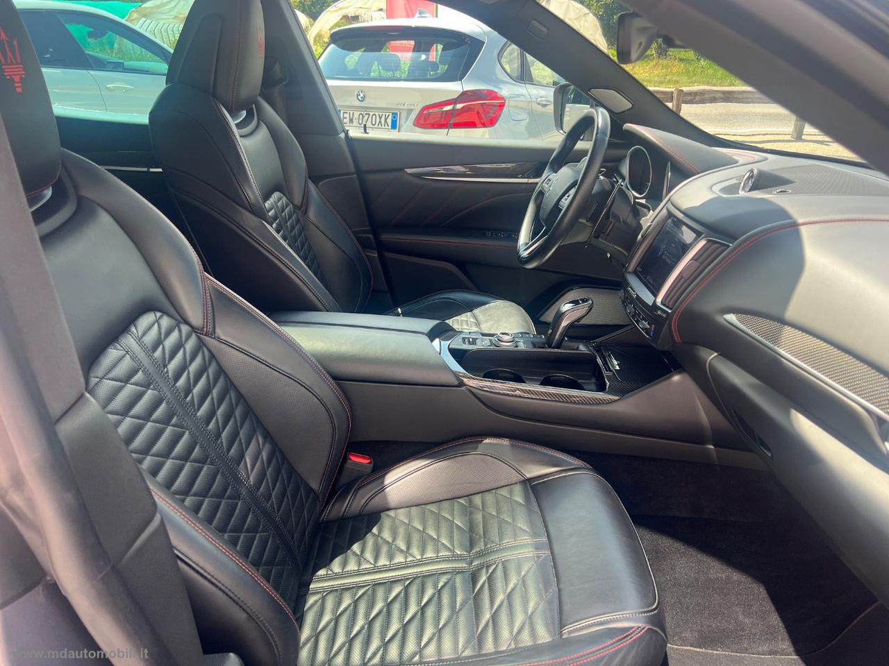 MASERATI Levante V6 AWD Gransport 350CV TETTO 20 CAMERA 360
