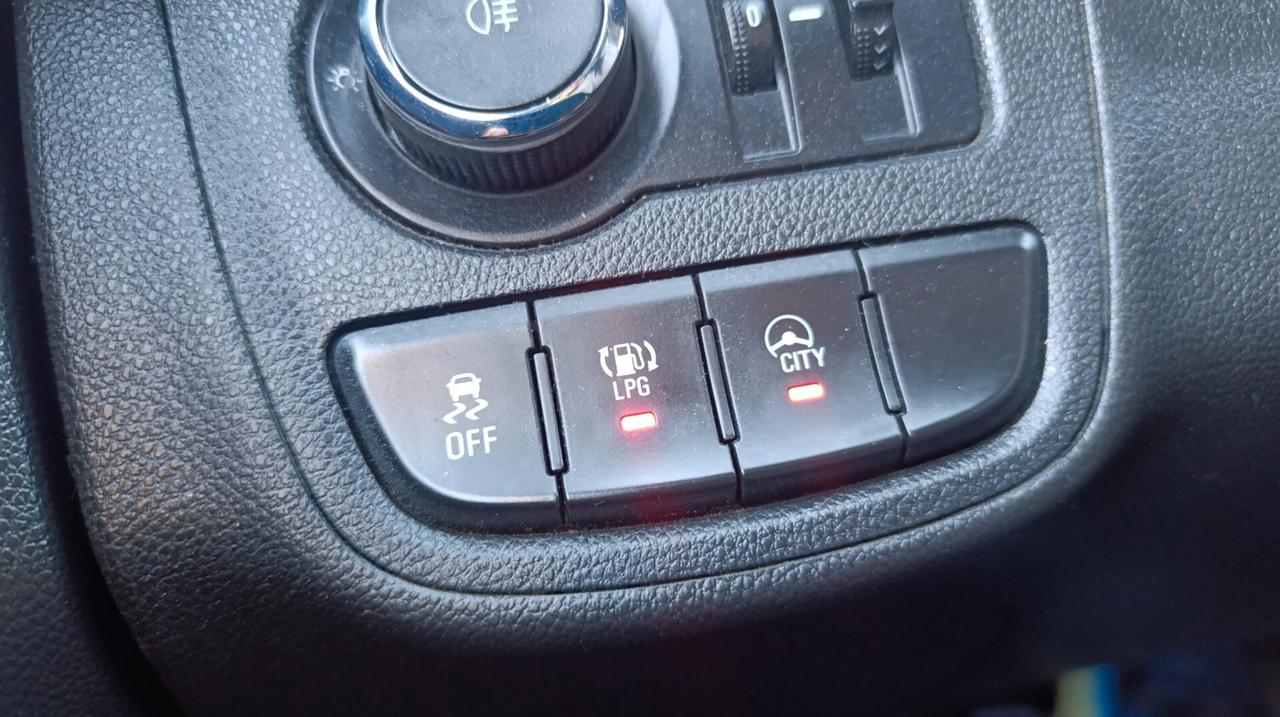 Opel Karl 1.0 73 CV GPL OK NEOPATENTATI