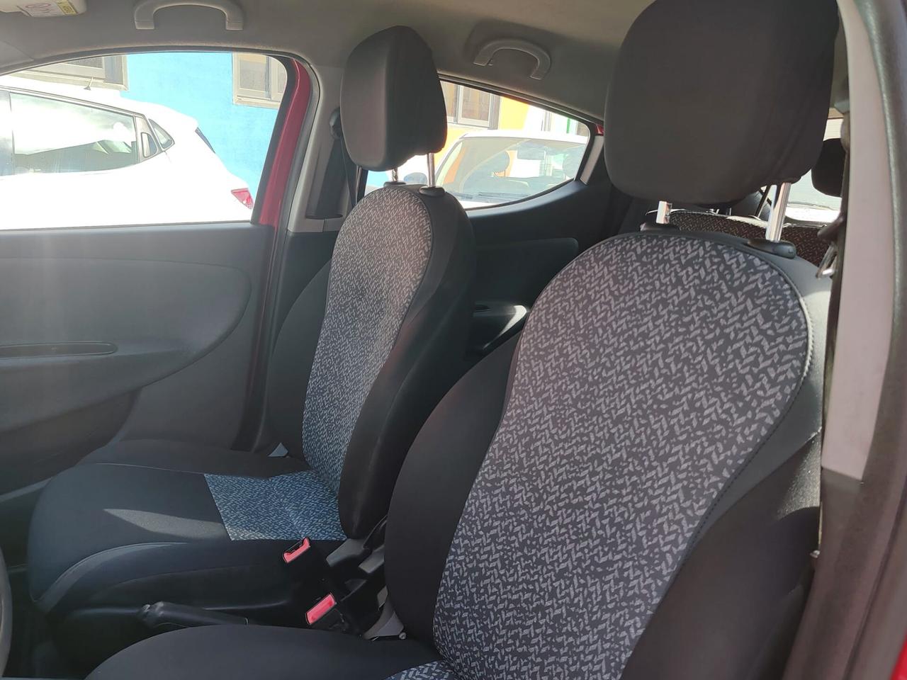 Lancia Ypsilon 1.0 IBRIDA