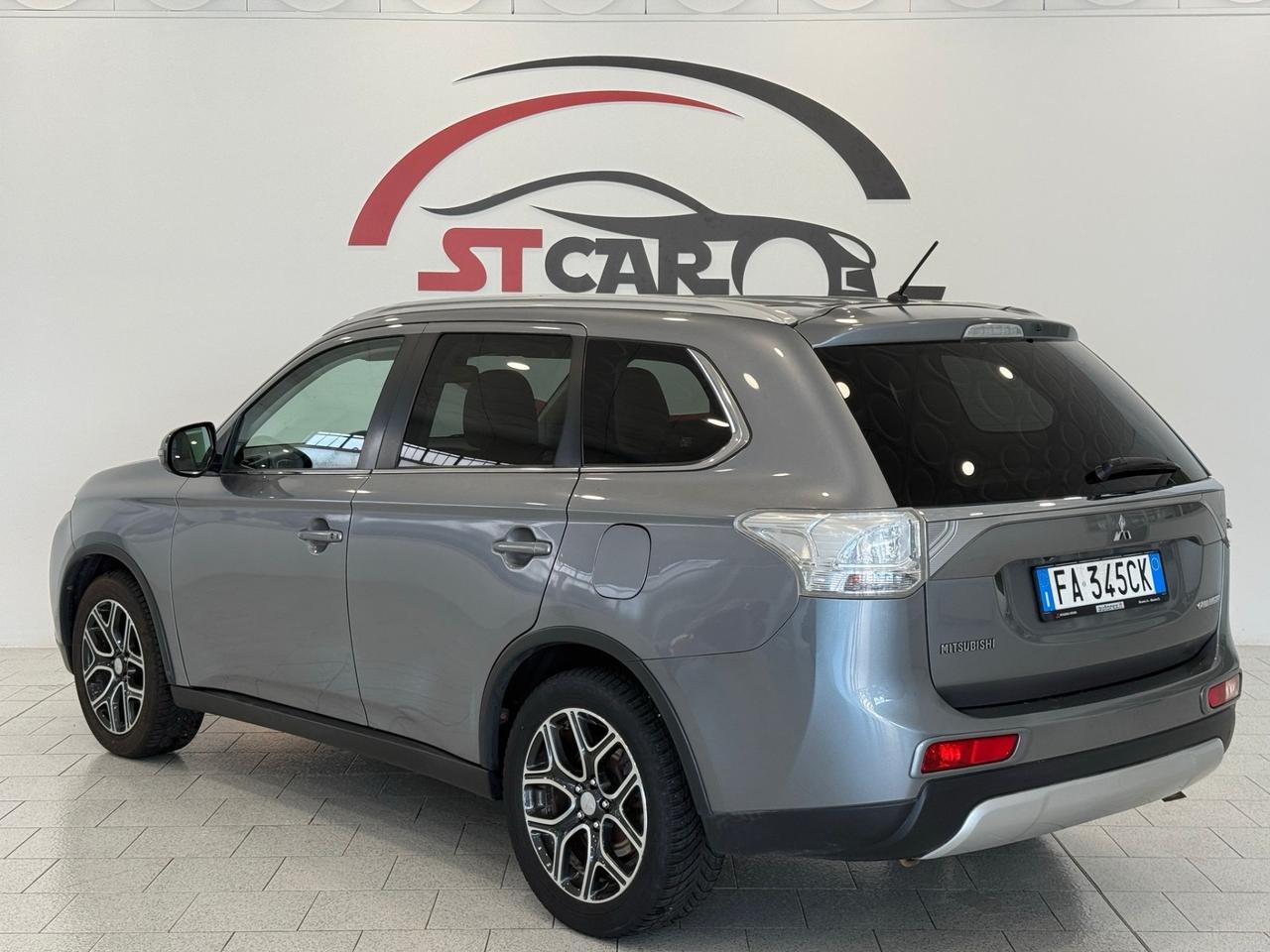Mitsubishi Outlander 2.2 DI-D 4WD Instyle 7p. *PELLE *TETTO * NAVI