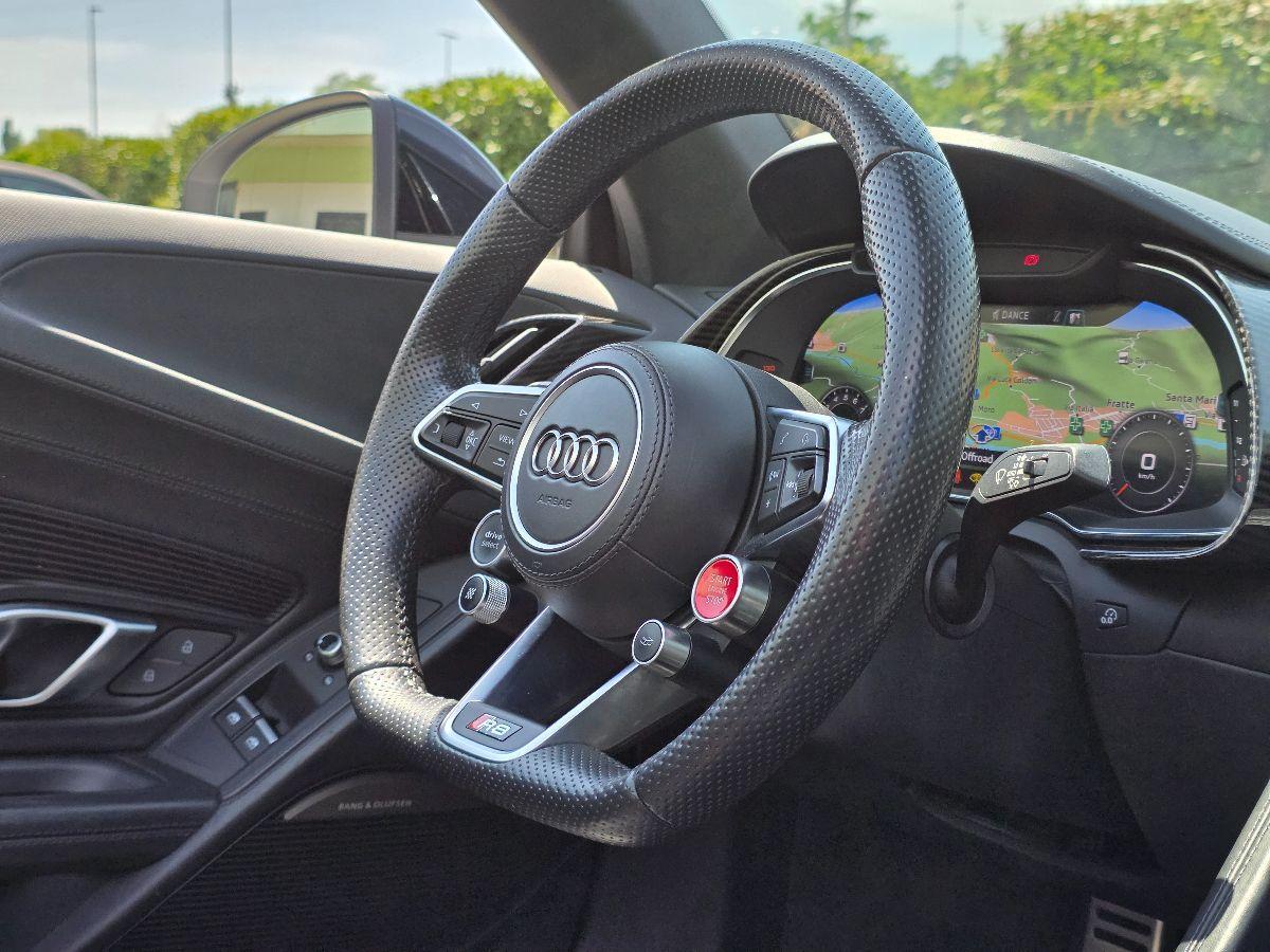 AUDI R8 V10 SPYDER QUATTRO PERFORMANCE
