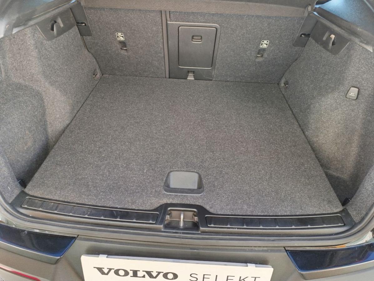 VOLVO - XC40 - T3 Momentum