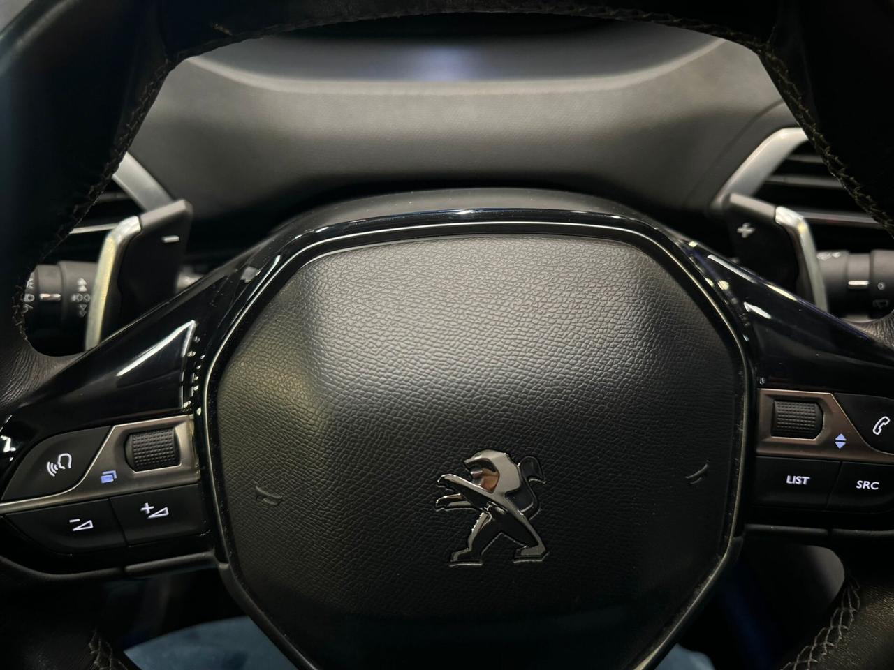 PEUGEOT 5008 GT LINE