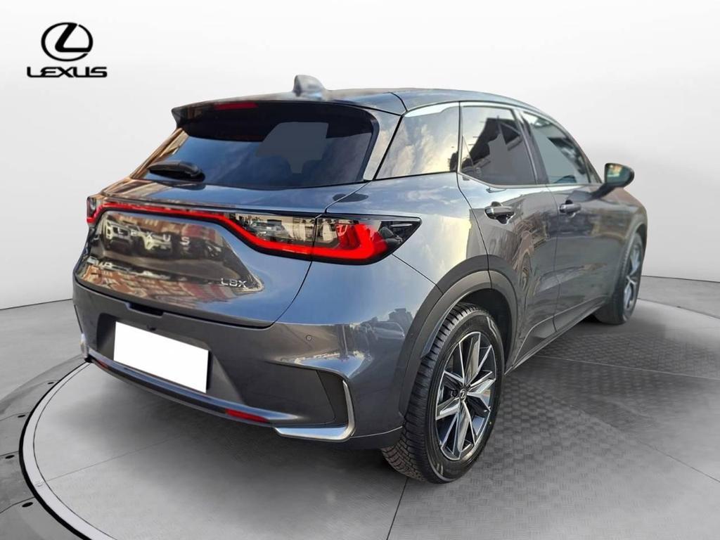 Lexus LBX 1.5 Hybrid Cool 4WD