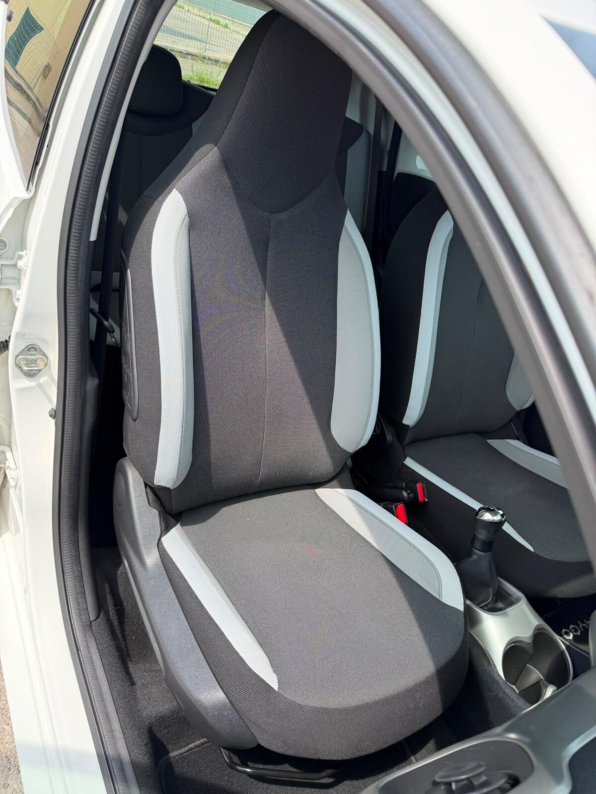 Toyota Aygo 1.0 VVT-i X-BLACK 140000 KM