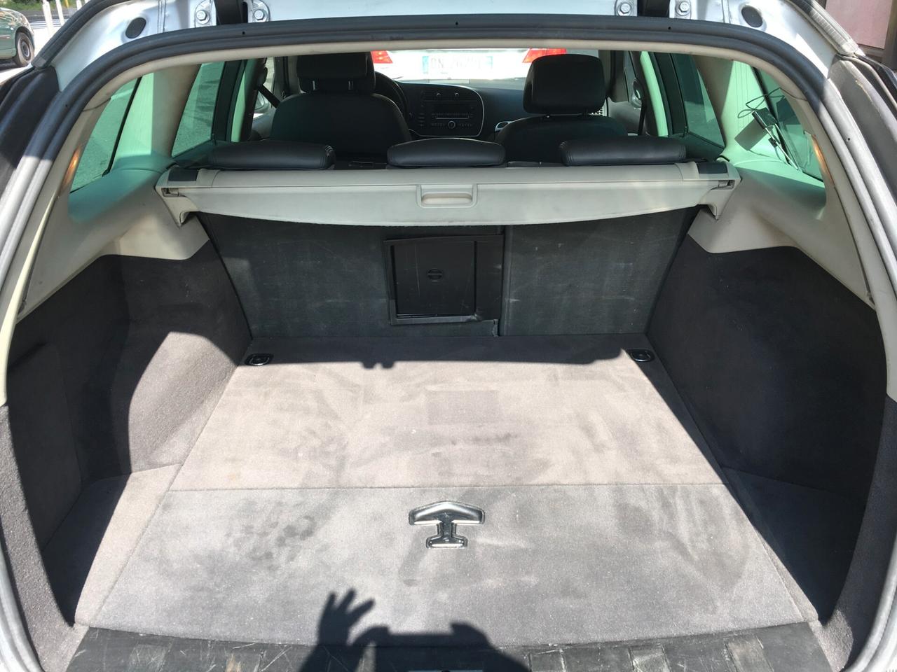 Saab 9-3 SportHatch 1.9 TiD 16V DPF Vector Sentronic