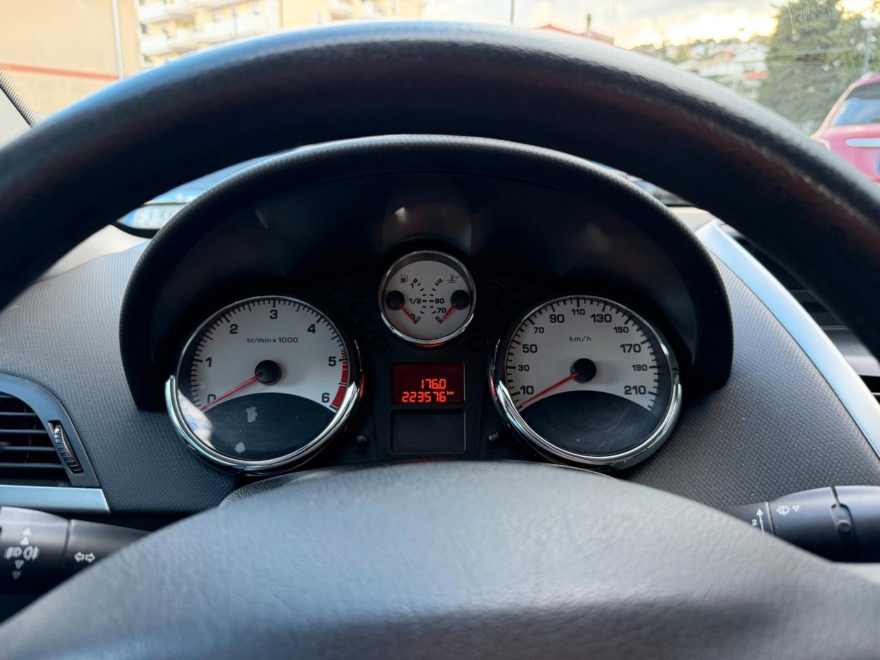 Peugeot 207 1.6 8V HDi 112CV CC Allure