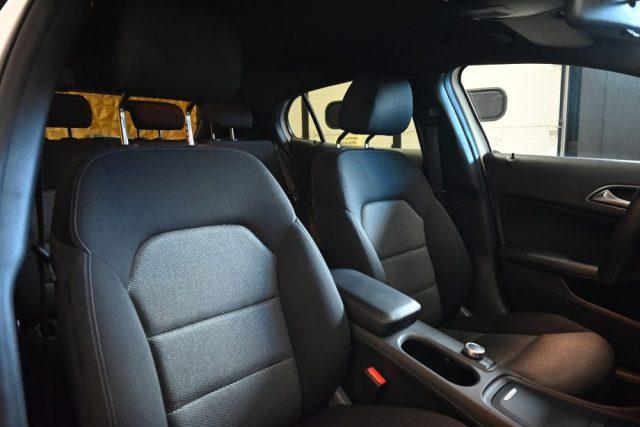MERCEDES-BENZ GLA 180 D EXECUTIVE AUT.TEL CERCHI 17"VETRI SCURI SED.RISC